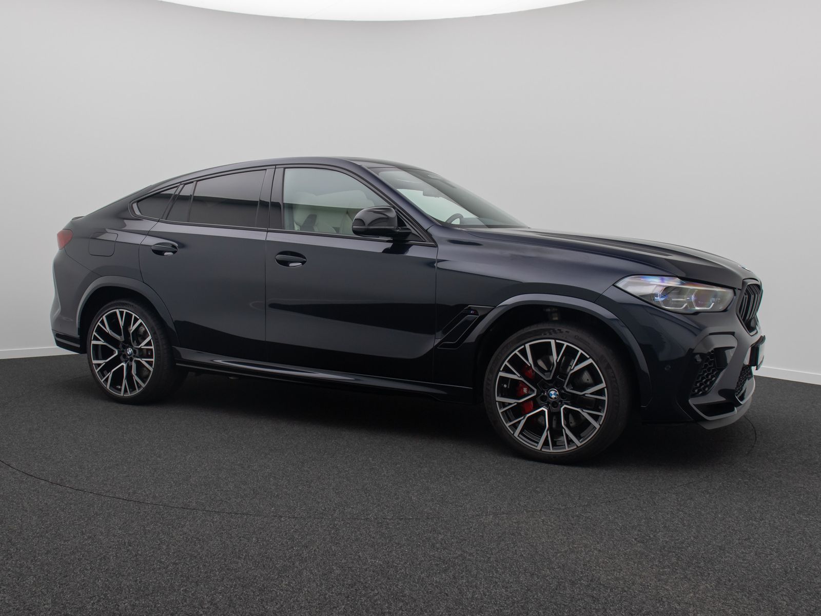 Fahrzeugabbildung BMW X6 M Competition M Driver´s DisplKey Sky Lounge