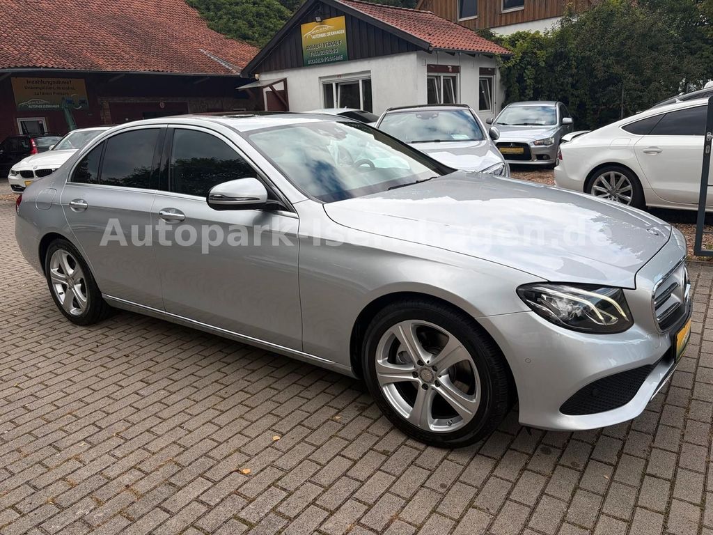 Image of Mercedes-Benz E 200