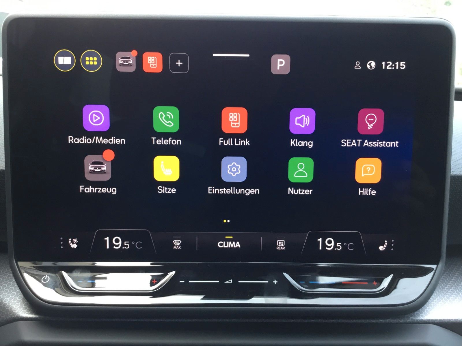 Fahrzeugabbildung SEAT Leon 1.5 eTSI Style DSG Sportstourer+LED+ACC+AHK