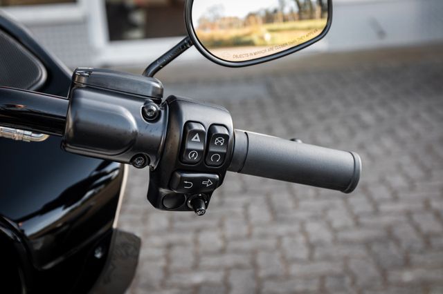 Fahrzeugabbildung Harley-Davidson ROAD GLIDE ST 117 MY23 FLTRXST Jetzt bestellen!