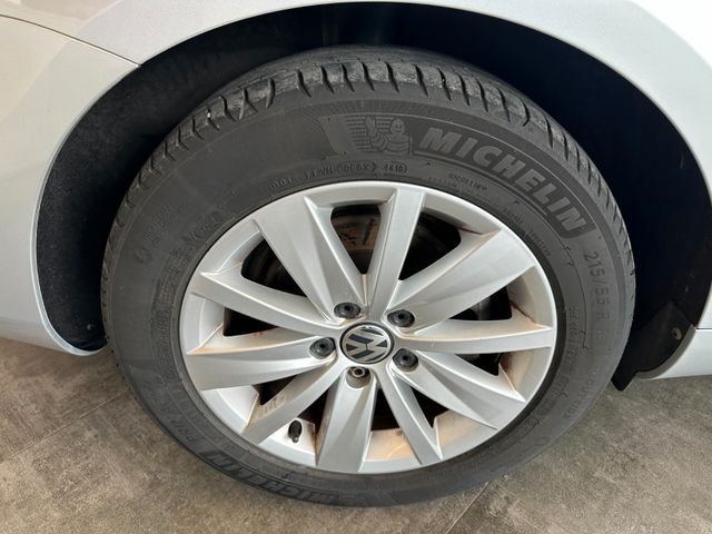 MYAUTOCENTER – Gebraucht- und Jahreswagen mit Werkstattservice in Pfaffenhofen Volkswagen Passat *ACC*NAV*AHK*PDC*SitzHZ*2-ZONEN*TotWinkel