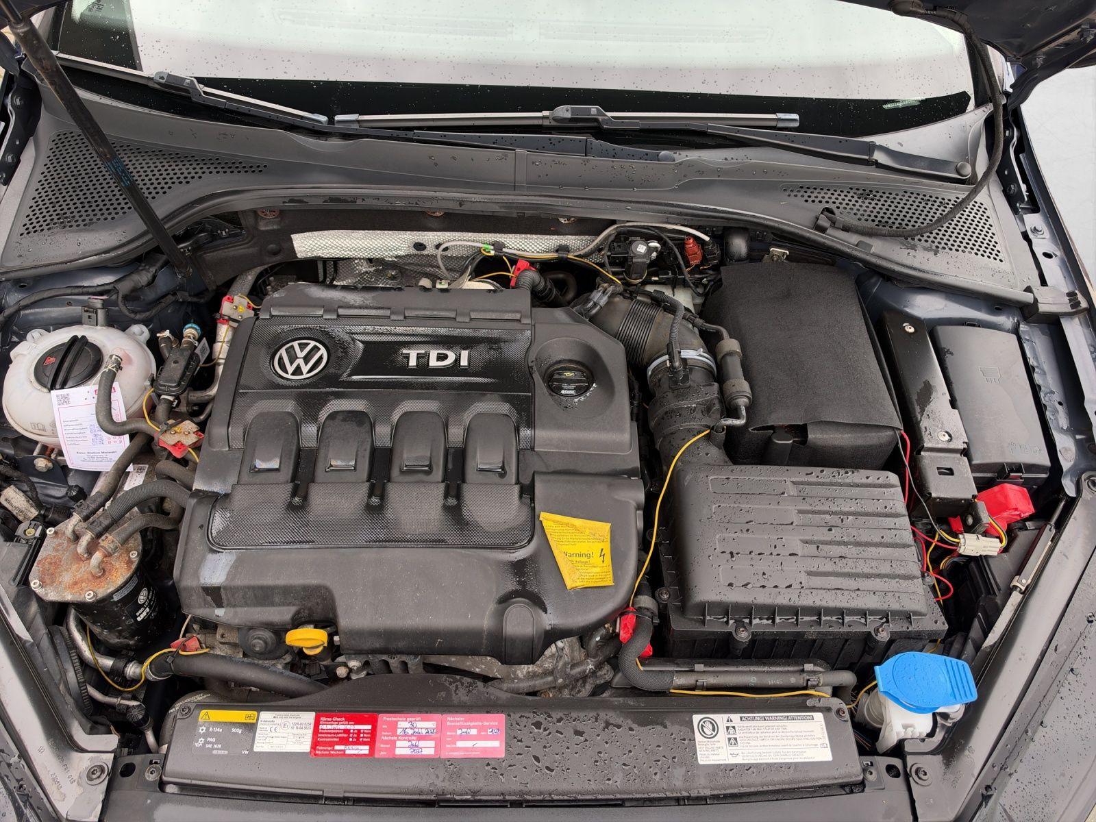 Volkswagen Golf 2.0 TDI Highline*Navi*Pano*ACC*Leder*StHz*K