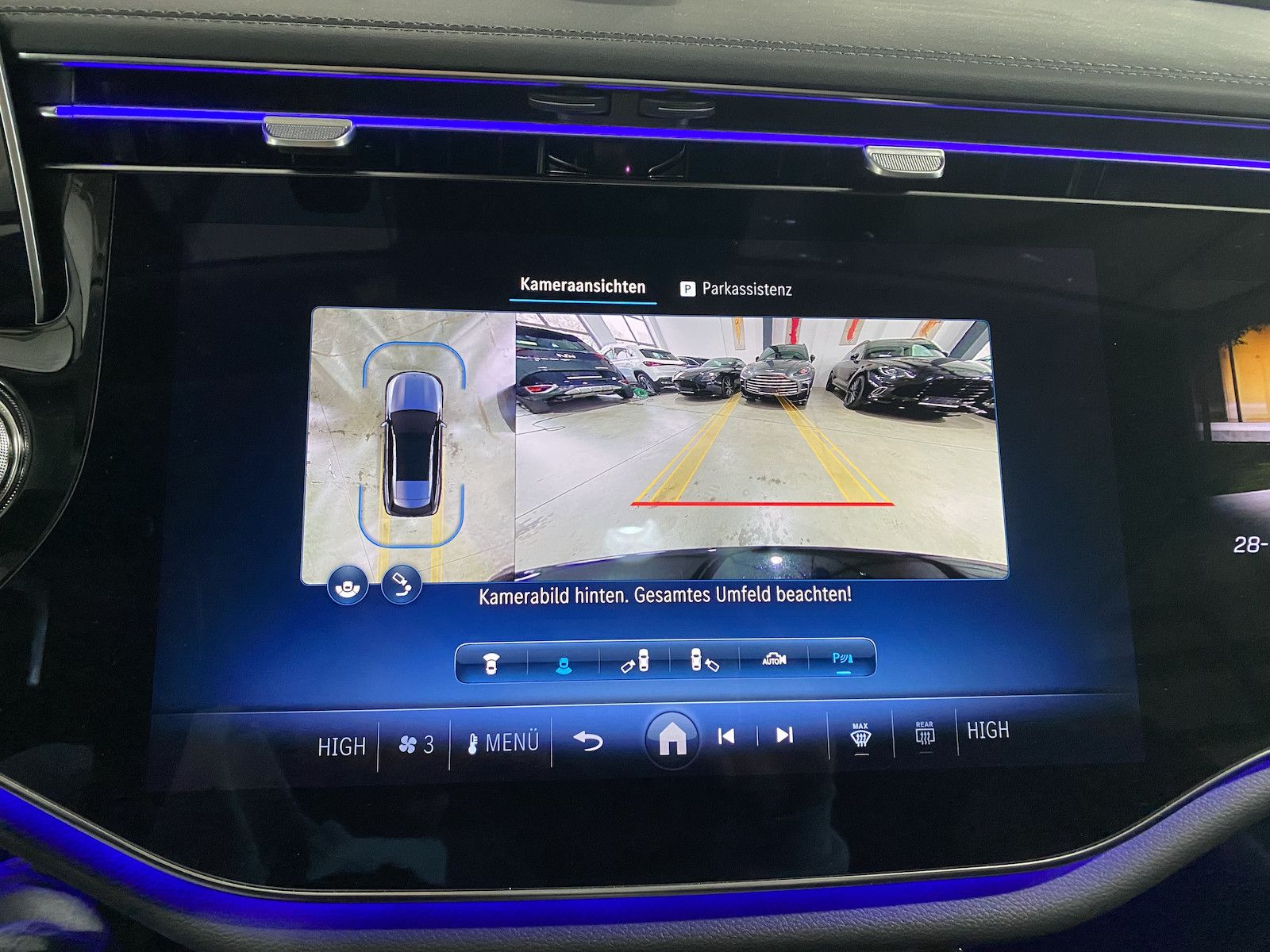 Fahrzeugabbildung Mercedes-Benz E 220 d T 4M Exclusiv/HYPER/PANO/Leder/Pano/DIS/