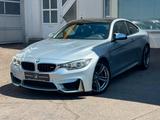BMW M4 DKG Coupe LED MEMO CARBON NAVI 19" UNFALLFREI
