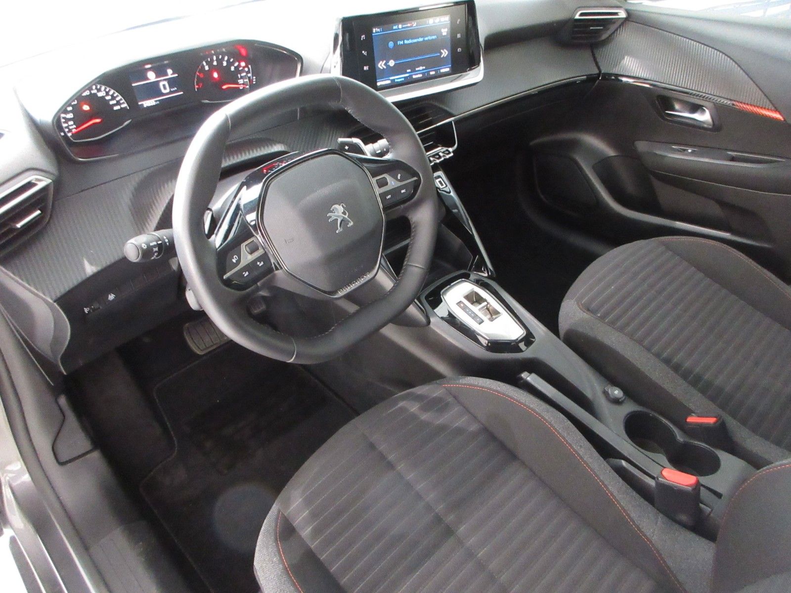 Fahrzeugabbildung Peugeot 208 Active Pack 1.2T LED/NAVI/PDC/TEMPOMAT