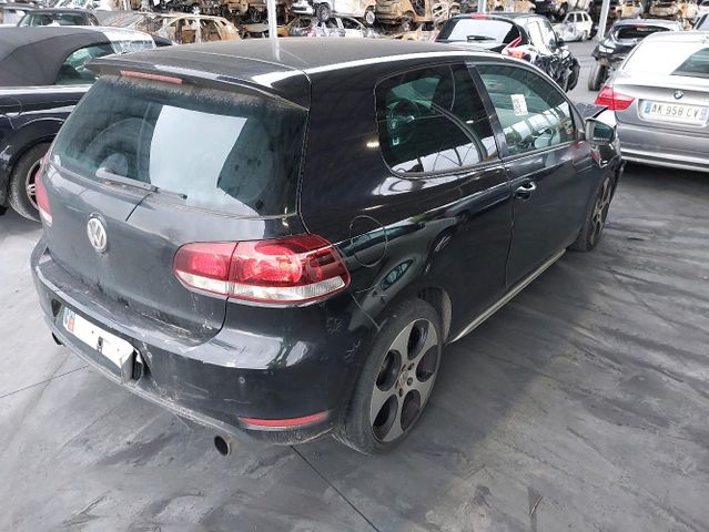 Volkswagen GOLF VI GTI 2.0 TSI 210