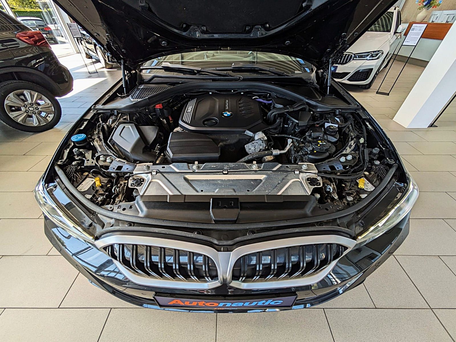 Fahrzeugabbildung BMW 320 d Touring AUT LEDER NAVI HUD LIVE COCKPIT