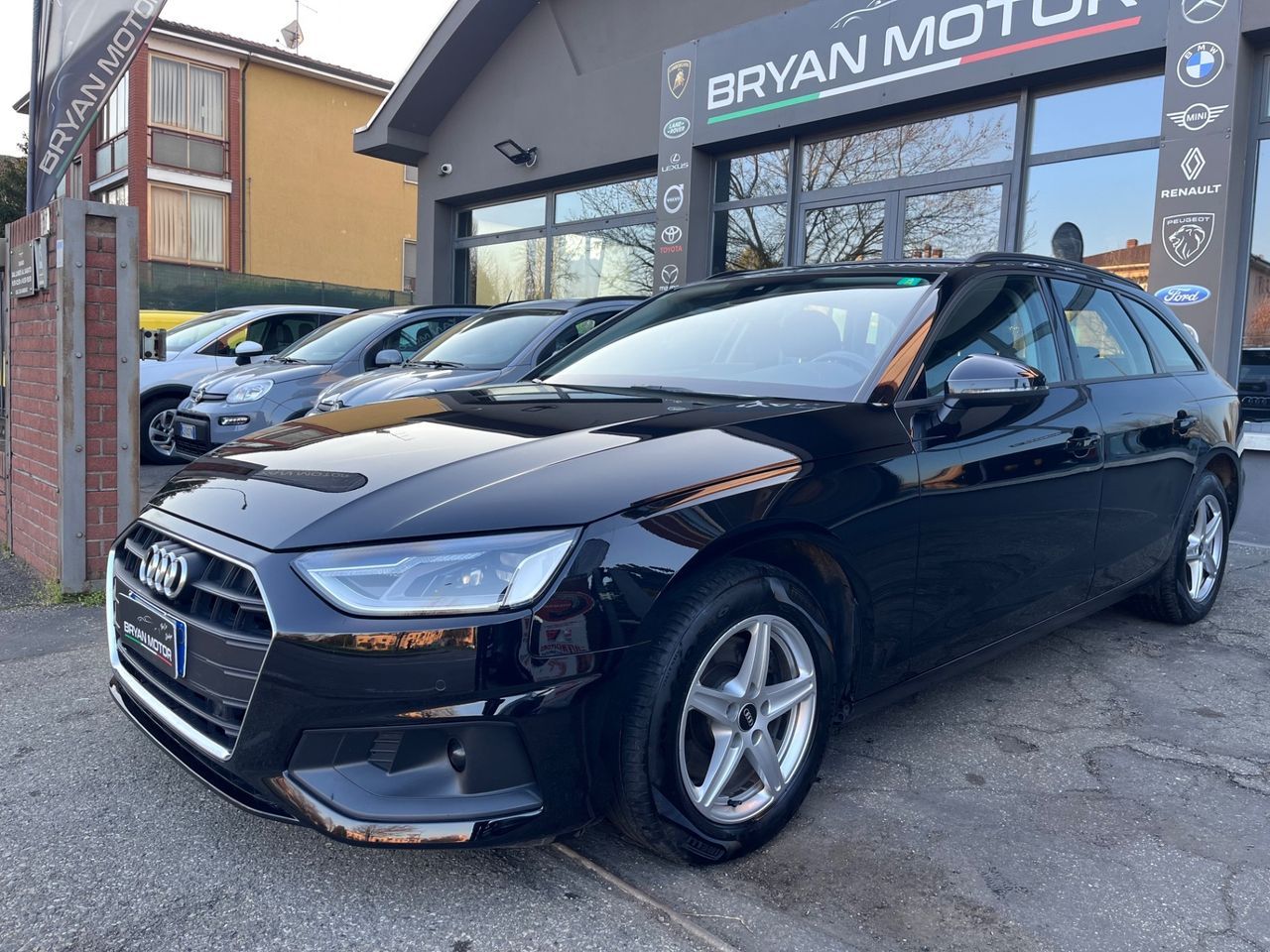 Audi A4 Avant 30 TDI/136 CV S tronic Business Ad imagem 2
