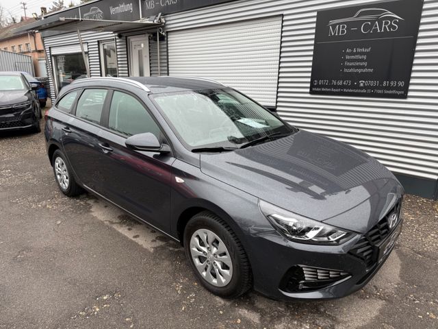 Hyundai i30 cw Pure*SPUR*DAB*AHK*