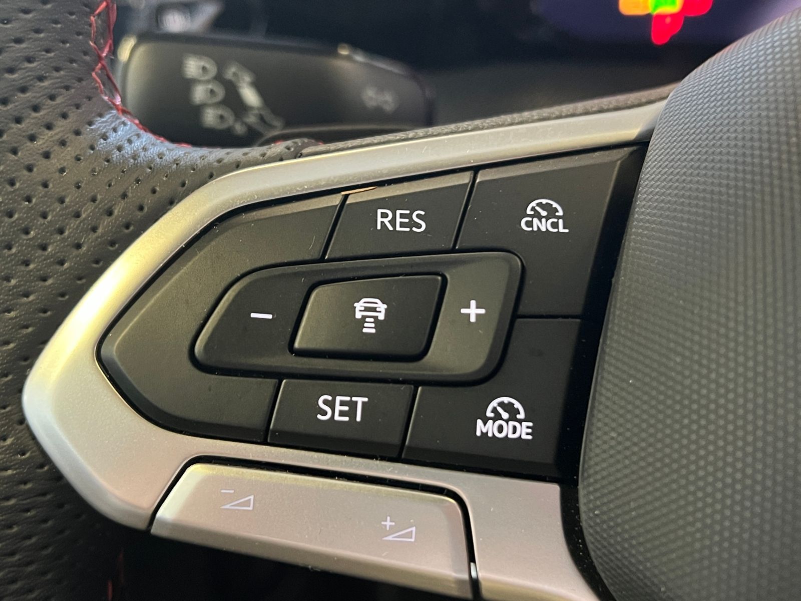 Fahrzeugabbildung Volkswagen Golf VIII GTI 2.0 TSI DSG *AHK, LED, Black Style