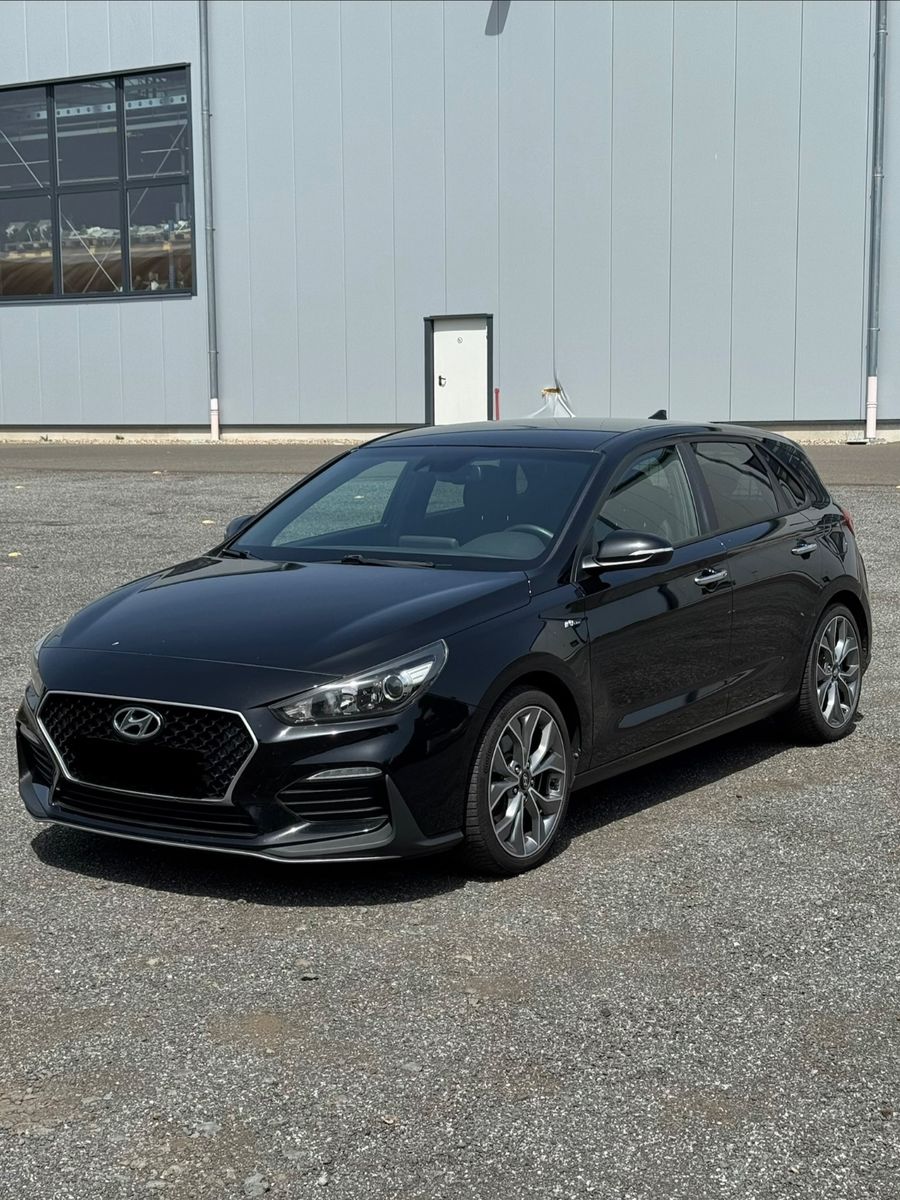 HYUNDAI i30