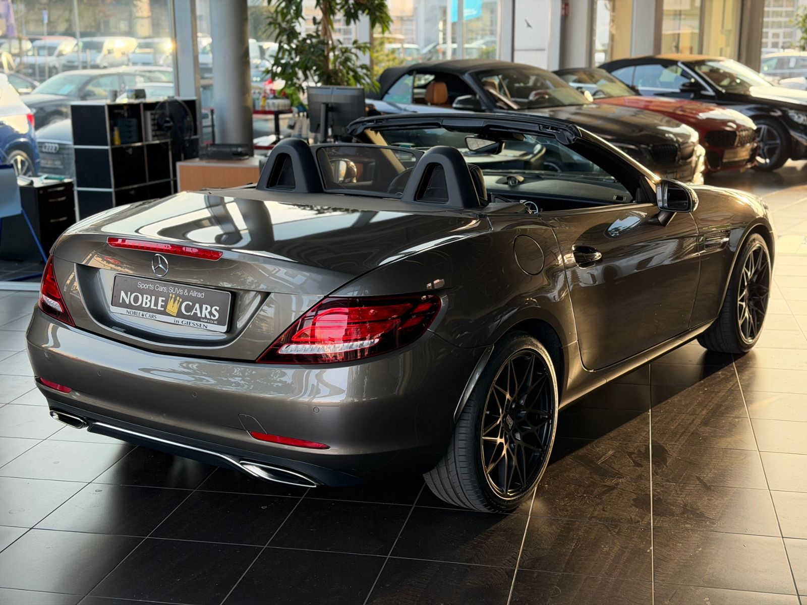 Fahrzeugabbildung Mercedes-Benz SLC 200 LED NAVI ALU