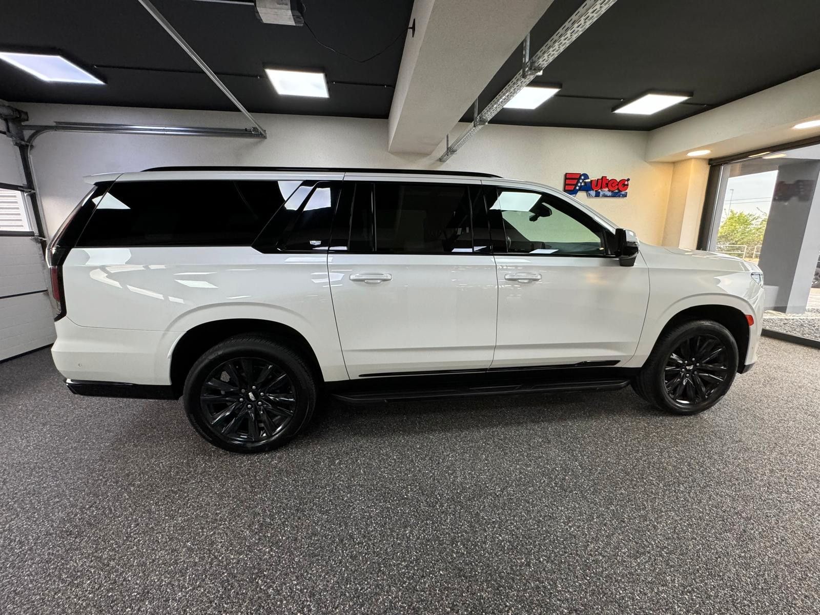 Fahrzeugabbildung Cadillac ESCALADE ESV SPORT 6.2 V8