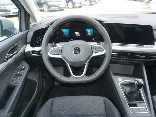 Fahrzeugabbildung Volkswagen Golf VIII TSI Life LED Navi AID ACC PDC SH LM