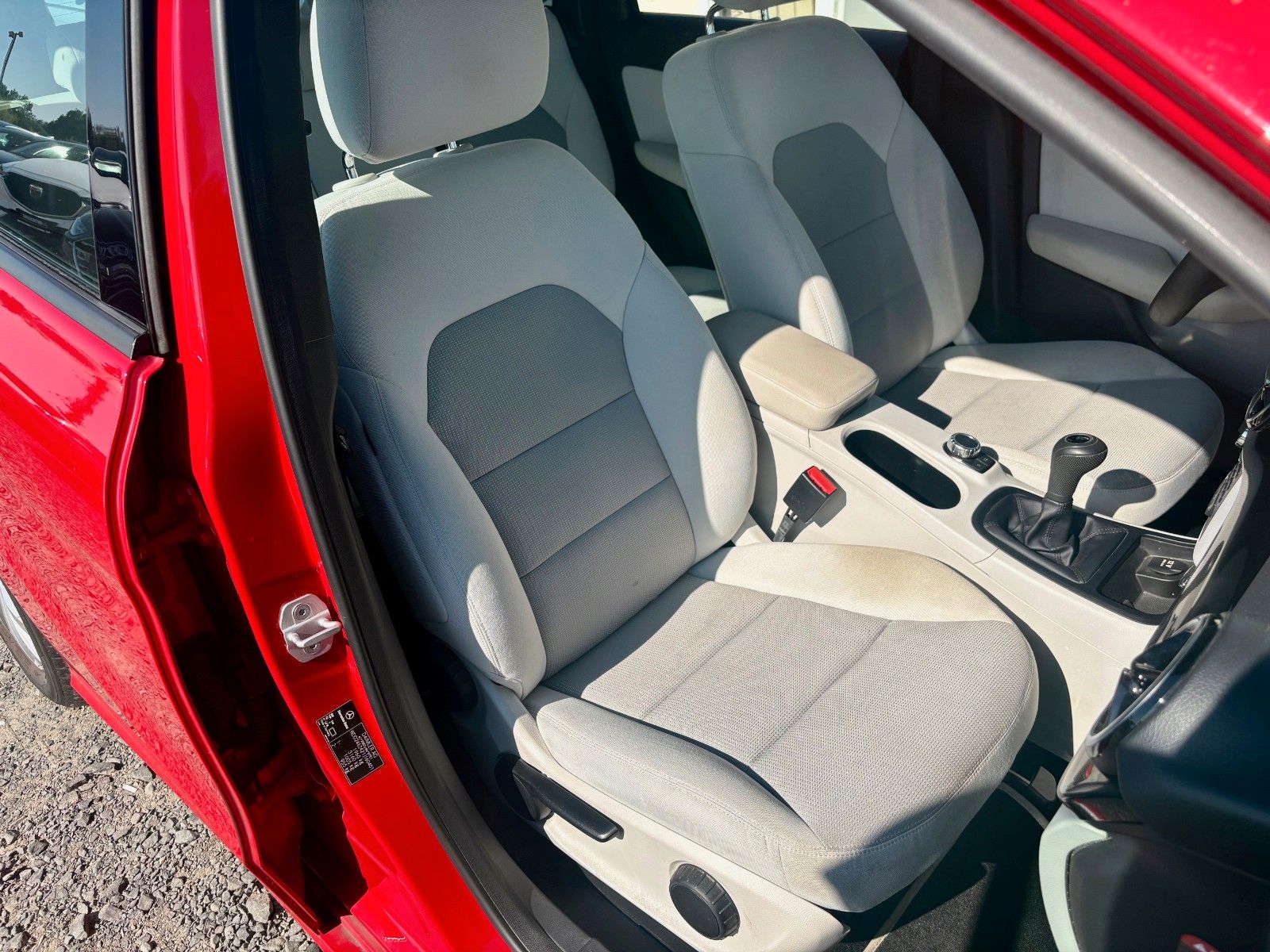 Fahrzeugabbildung Mercedes-Benz B 180 Xenon AHK 1.HAND Klima SCHECKHEFT SHZ PDC
