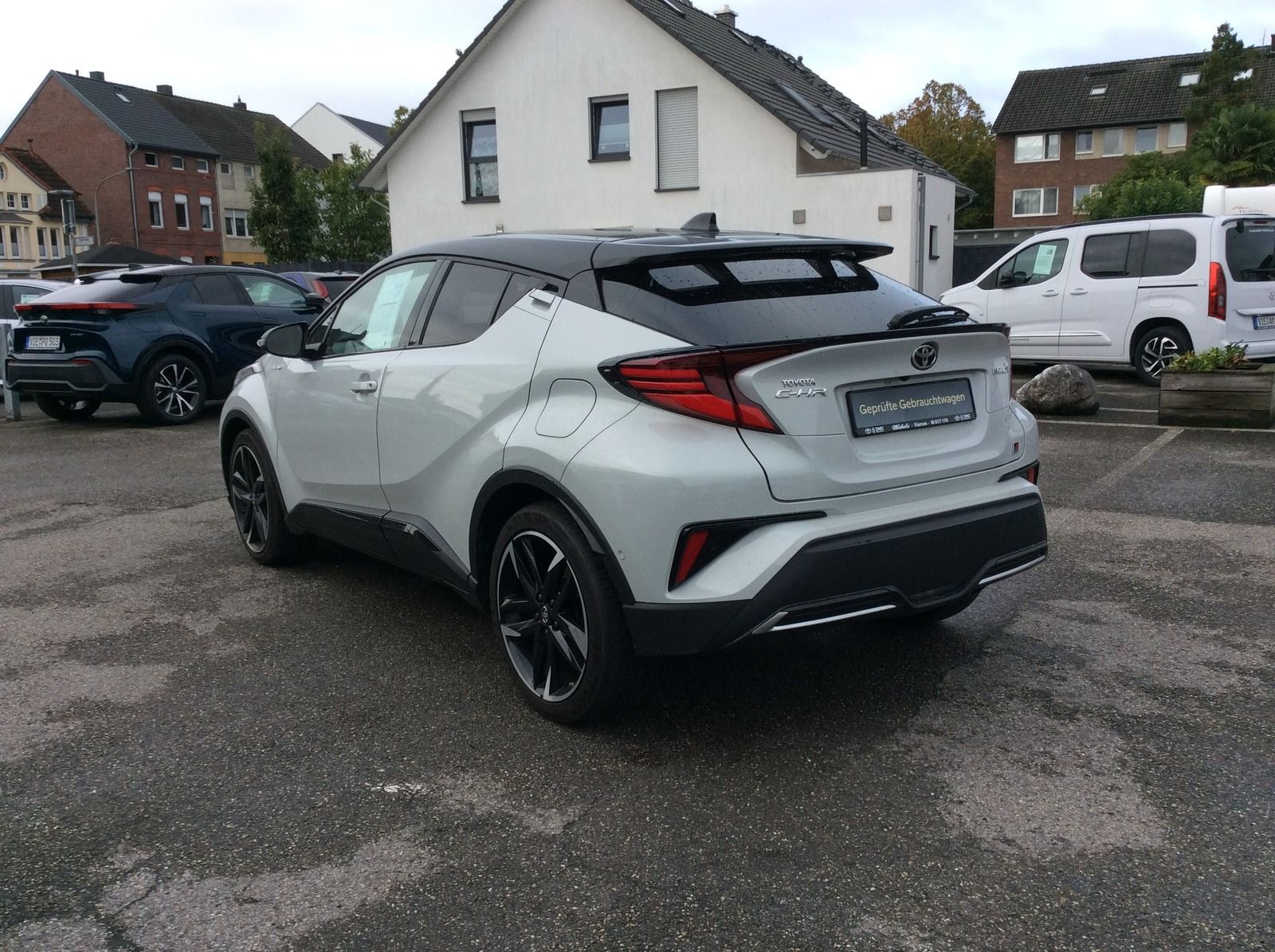 Toyota C-HR 2.0-l-Hybrid GR Sport 19'' Leder JBL Nav foto 2