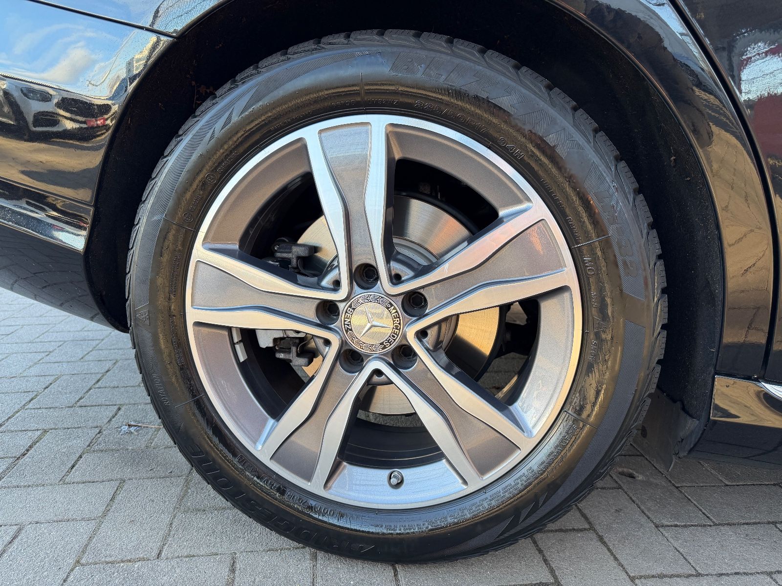 Fahrzeugabbildung Mercedes-Benz C 200 Lim. Avantgarde*SCHIEBEDACH*LED*ACC*TEILLE