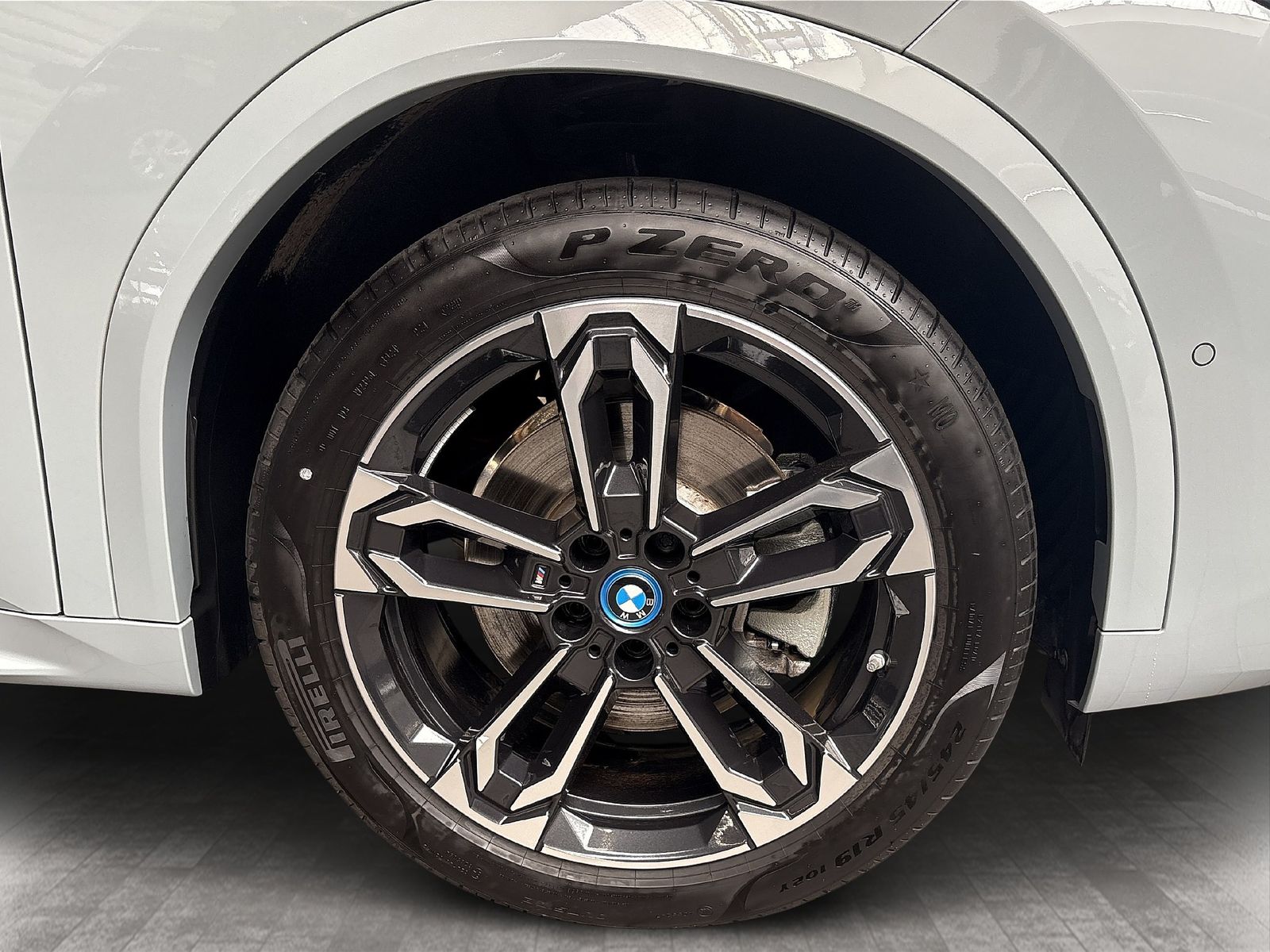 BMW iX2 - Bild 8