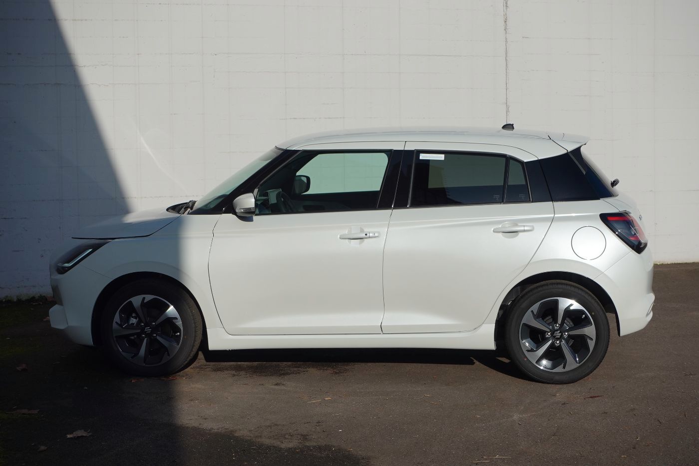 Fahrzeugabbildung Suzuki Swift Comfort+ 1.2 MildHybrid Navi,Kamera,Sitzhz