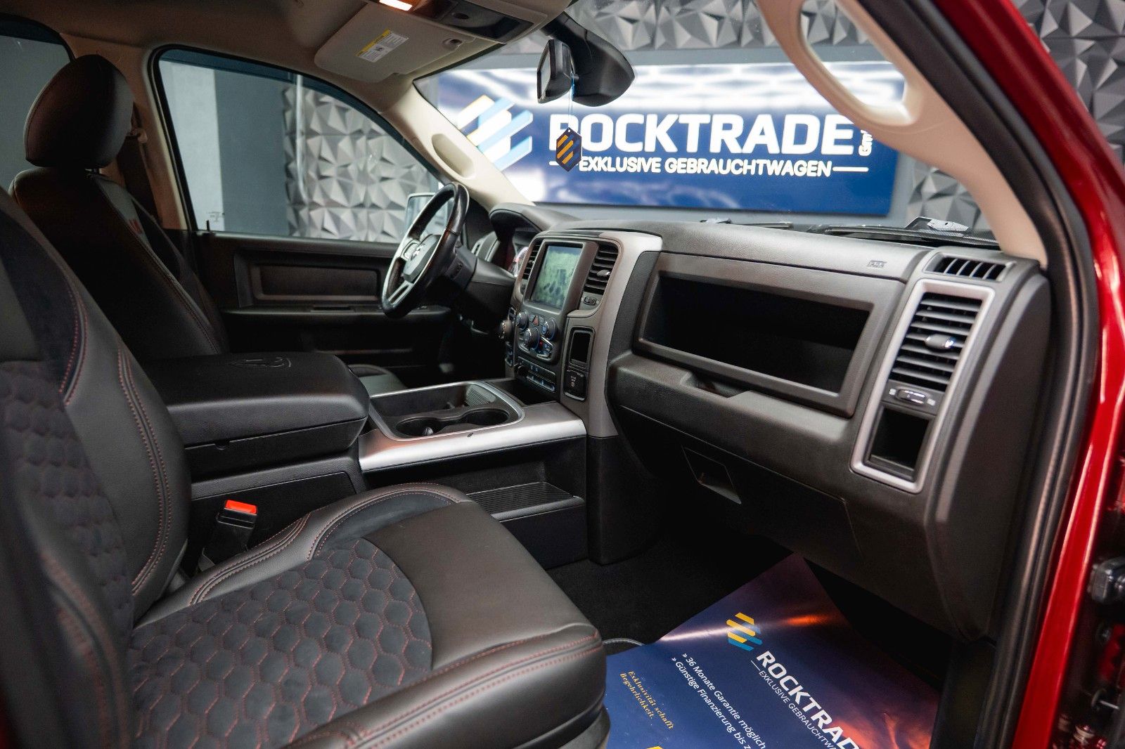 Fahrzeugabbildung Dodge RAM 5.7 V8 HEMI 4x4 OFFROAD Night-Paket *LED*AHK