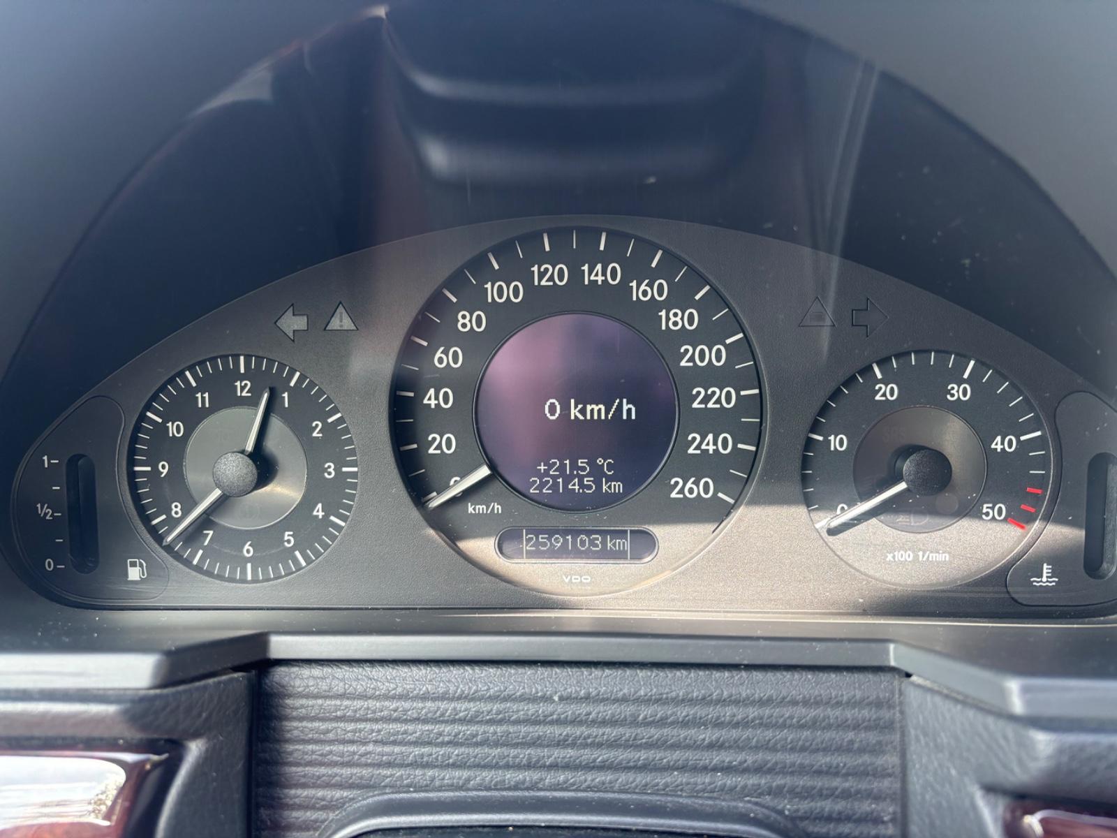 Mercedes-Benz E 220 CDI W211