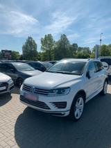Volkswagen Touareg R-Line aus Tierfreiem N... - Volkswagen Touareg in Rostock