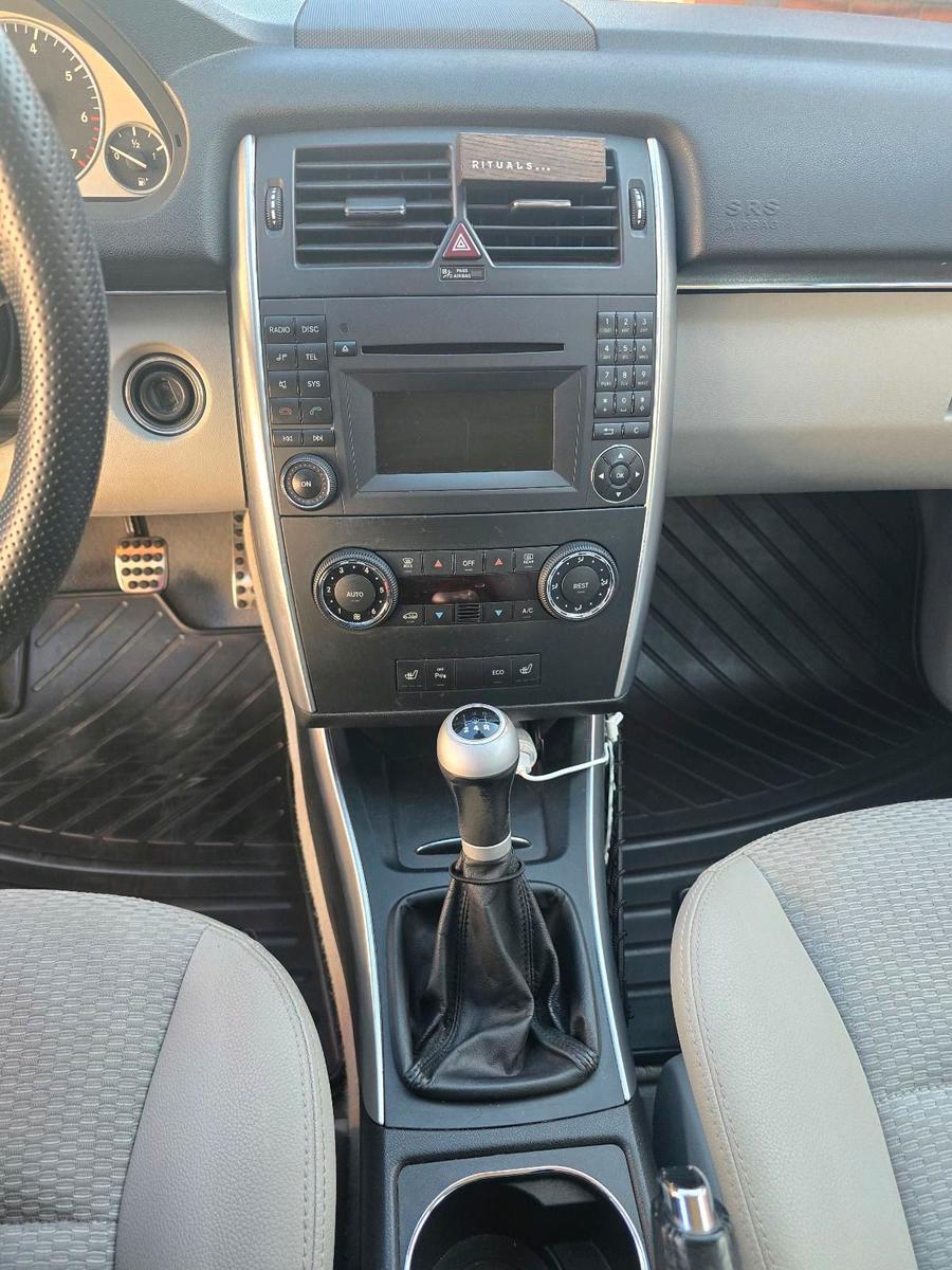 Mercedes-Benz B170 2009 — photo 9
