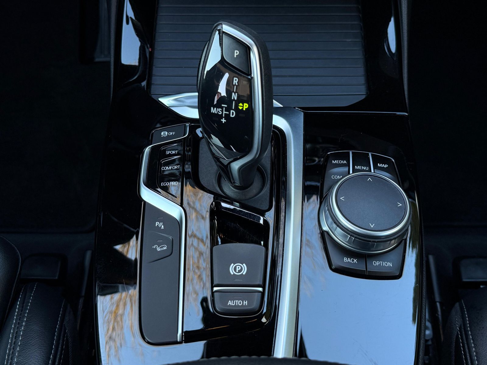 Fahrzeugabbildung BMW X3 xDrive Aut. 20i LED+NAVI+SHZ+LIVE+SPORT+LEDER