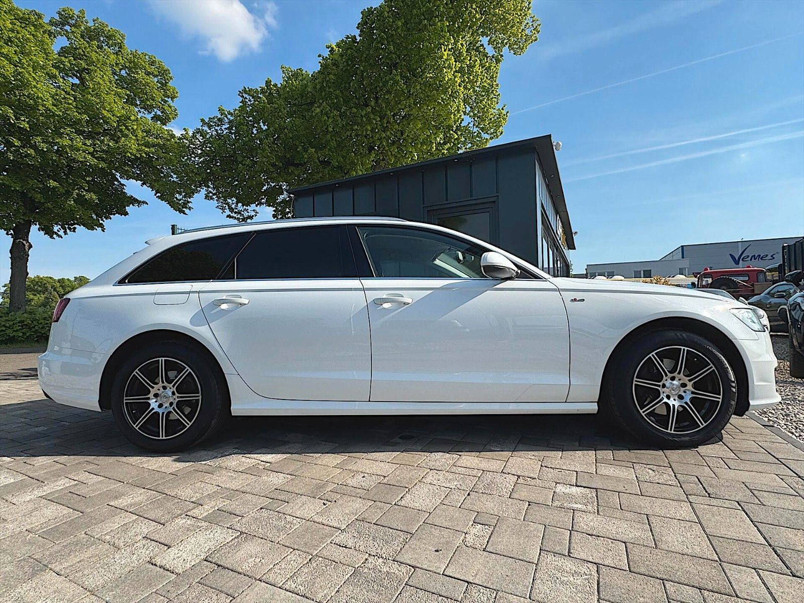 Fahrzeugabbildung Audi A6 Avant 2.0 TDI ultra Sport *LED*Navi*BOSE*
