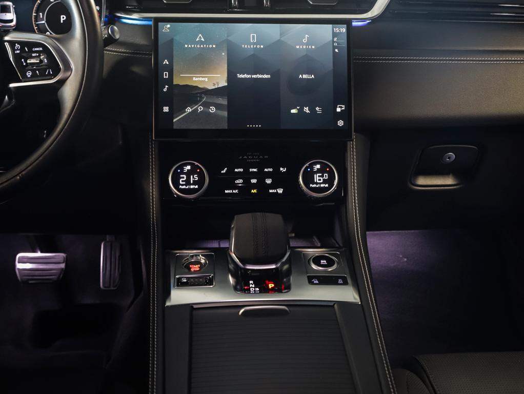 Jaguar F-Pace D300 R-Dynamic SE AHK Pano HUD Winter