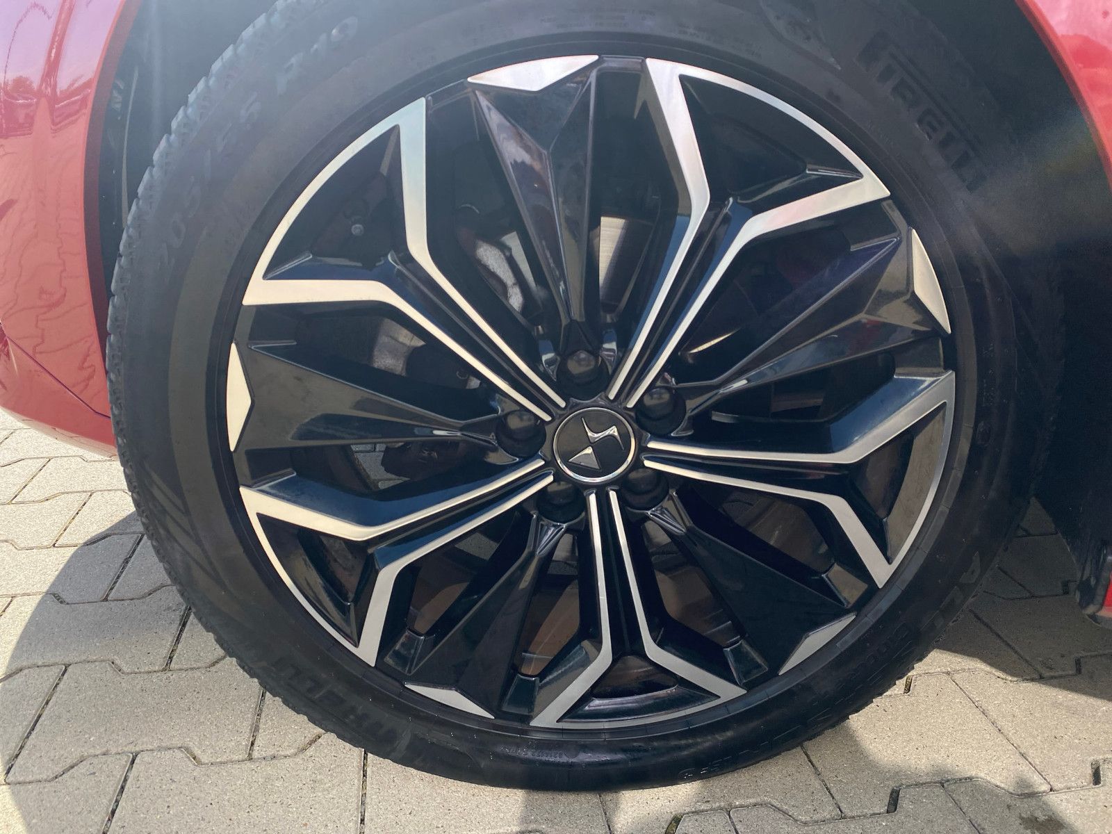 Fahrzeugabbildung DS Automobiles DS4 PT130 Autom. OPERA *Schiebedach*Leder*360°Ca