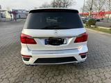 Mercedes-Benz GL 350 BlueTEC 4MATIC - - weiße Mercedes-Benz GL 350