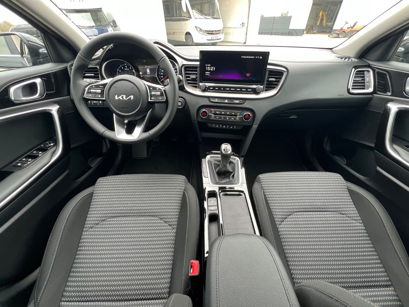 Fahrzeugabbildung Kia Ceed Sportswagon 1.5 T-GDI 140 PS UltiBL STY JBL