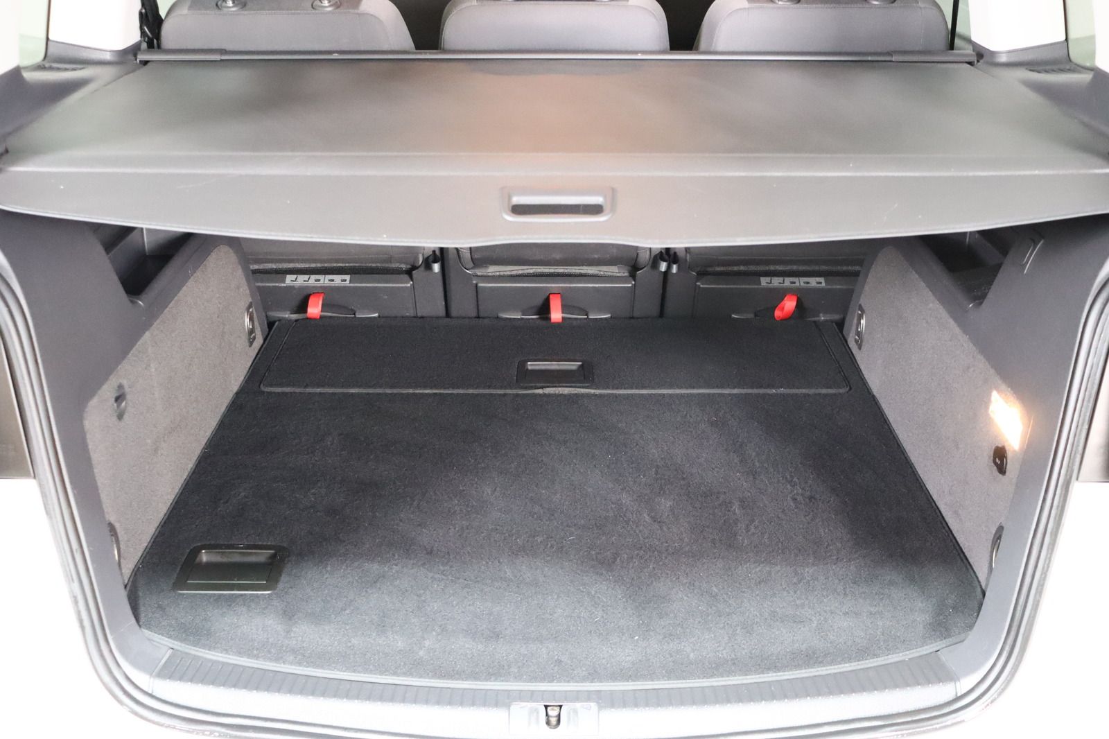 Fahrzeugabbildung Volkswagen Touran 2.0 TDI * Navi * RFK * Xenon *