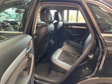Audi Q3 2.0 TDI quattro *BI-XENON*APS*NAVI*AHK*LED*
