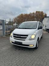 Hyundai H1 Grand Starex 8-Sitzer - Hyundai H-1 aus 2013
