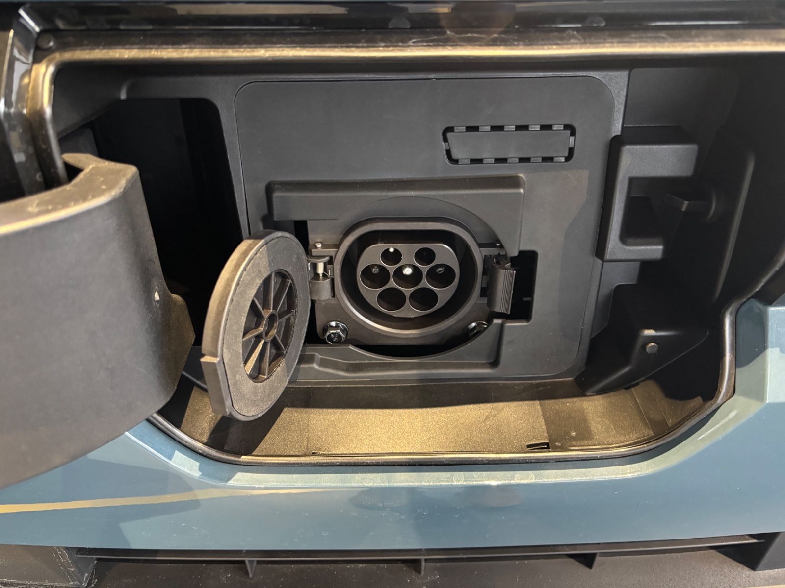 Fahrzeugabbildung Dacia Spring Electric Extreme 65 mit Schuko Typ2