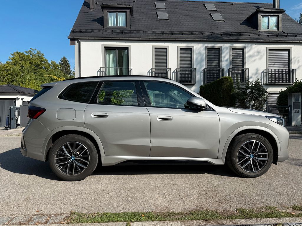 Image of BMW iX1