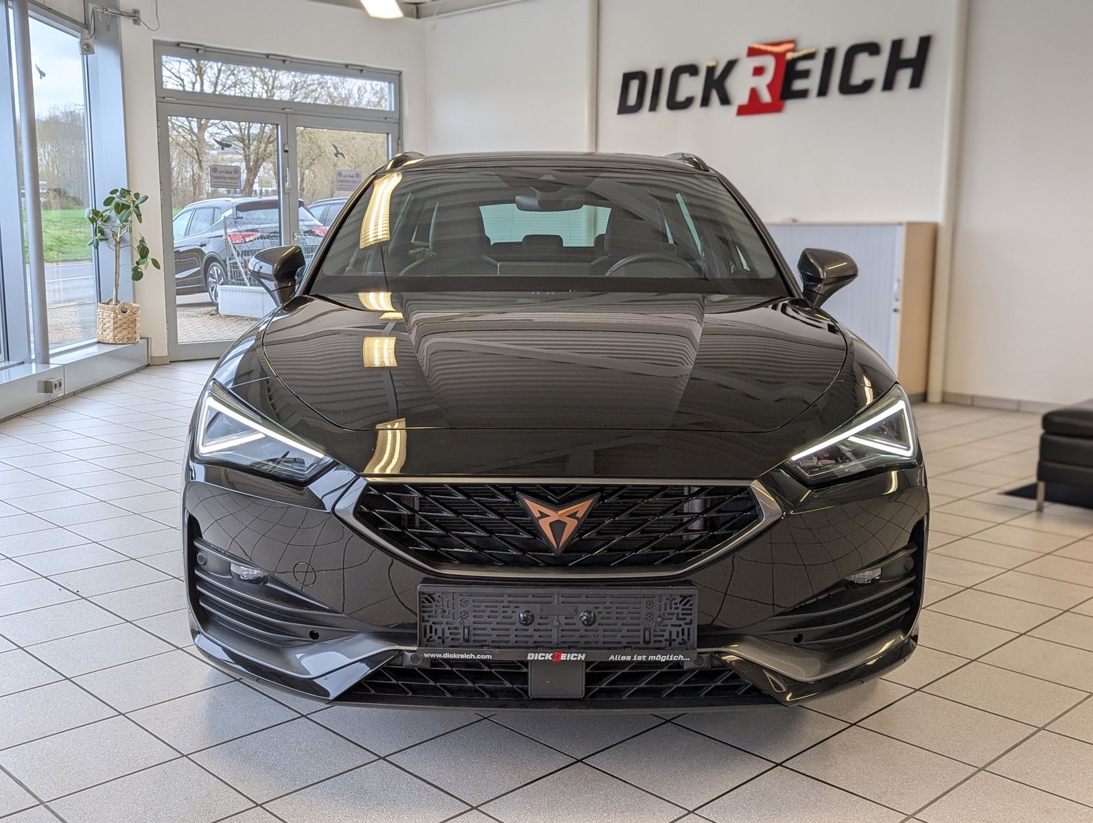 Fahrzeugabbildung CUPRA Leon 1.5eTSI DSG Matrix Cam Vision+ Full Link