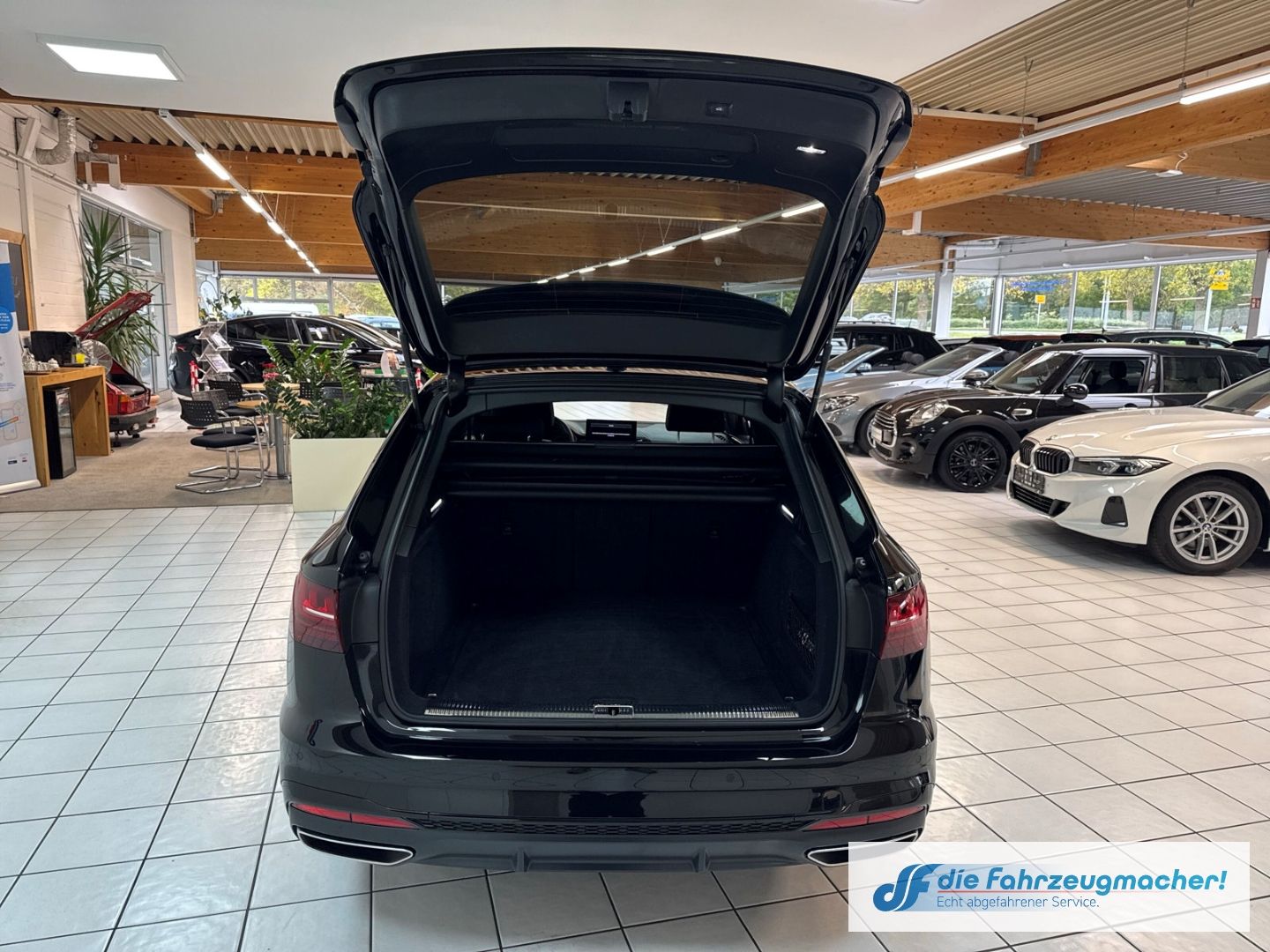 Fahrzeugabbildung Audi A4 Avant 35 TFSI S line Navi Leder LED ACC El. H