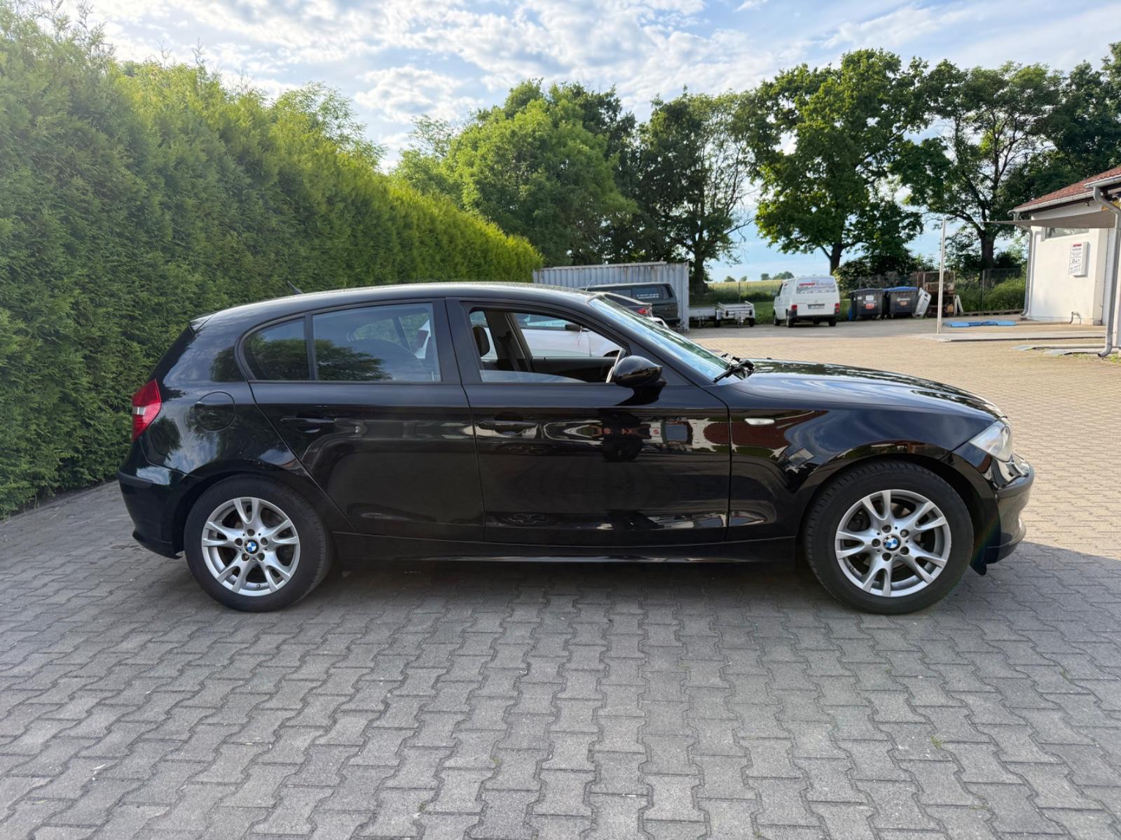 BMW 116i Limousine / Scheckheft/ Alufelgen