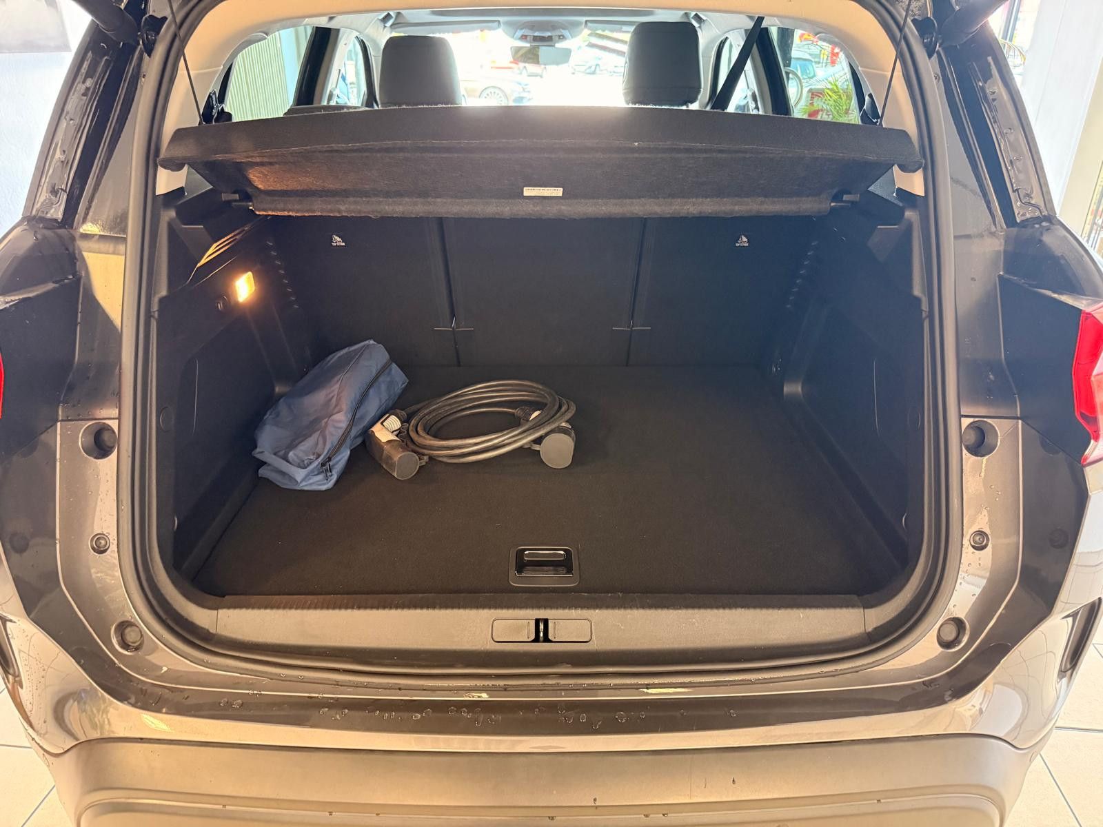 Fahrzeugabbildung Citroën C5 Aircross Hybrid/PANORAMA/LEDER/NAVI/KAMERA