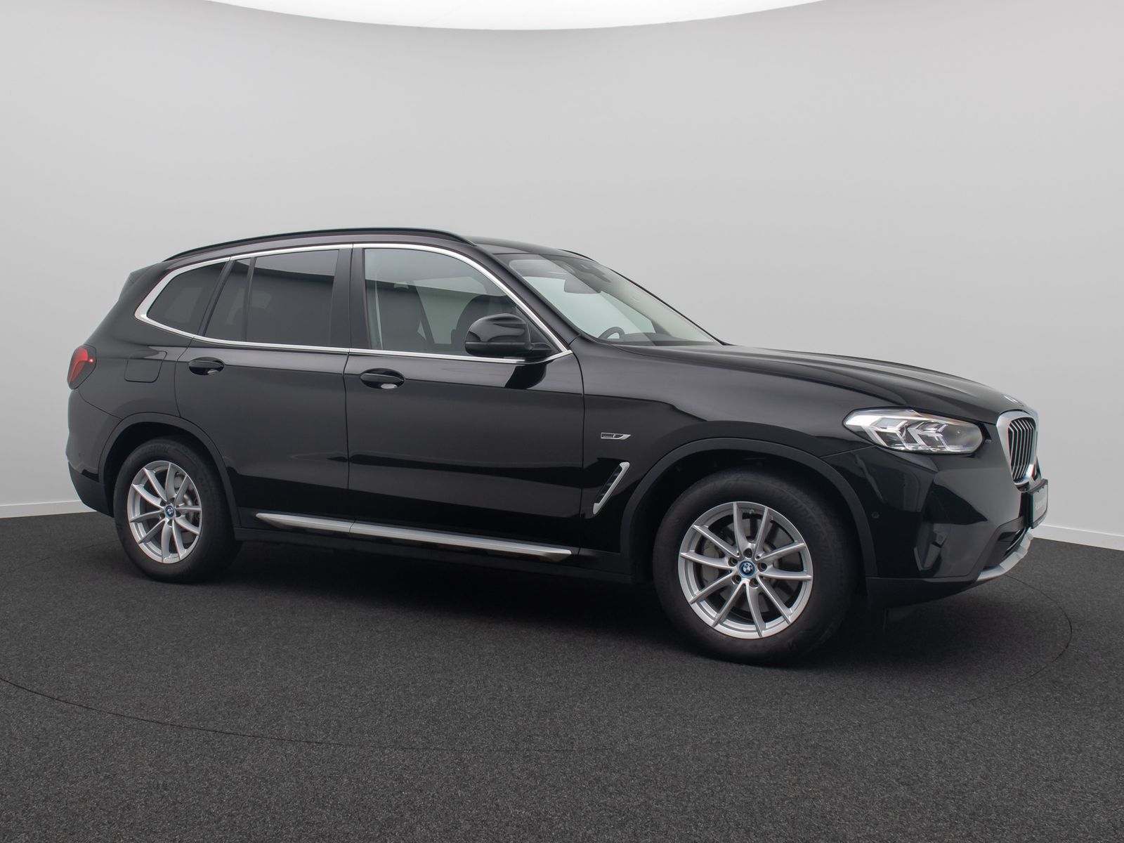 Fahrzeugabbildung BMW X3 xD30e Kamera DAB HiFi AHK Sportsitze 18Zoll