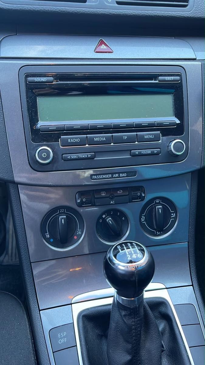 Volkswagen Passat 2009 — photo 15
