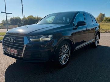 Audi Q7 - 1