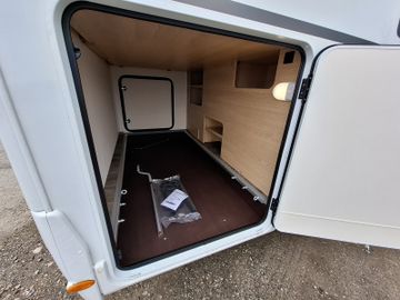 Sunlight Adventure T 67S TV-Paket Combi 6E AWT isoliert