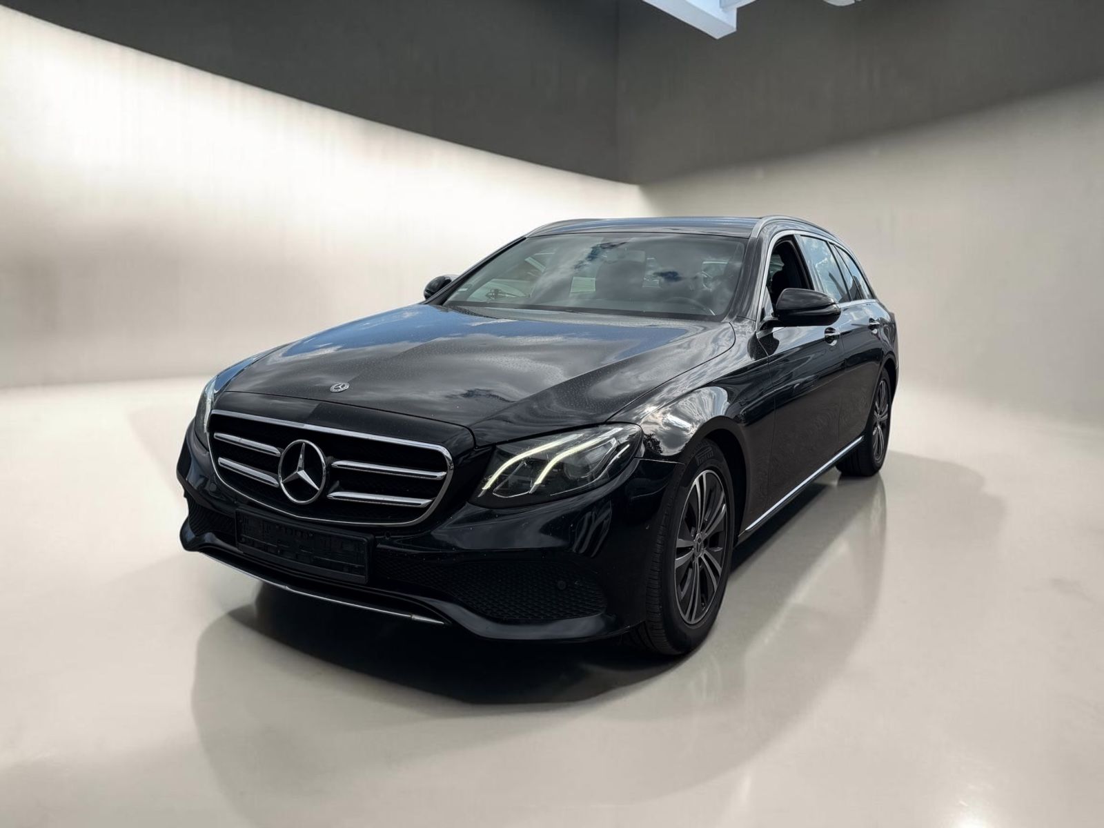 Mercedes E 220 - 1