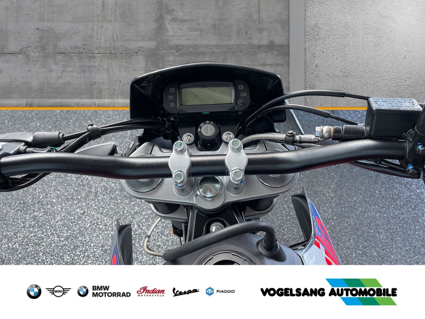 Fahrzeugabbildung Aprilia RX 125 Enduro, Modell 2023, Geländebereifung, LC