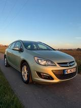 Opel astra j Sports Tourer 1.7 CDTI - Opel Astra mit Diesel-Antrieb: Kombi, 1.7