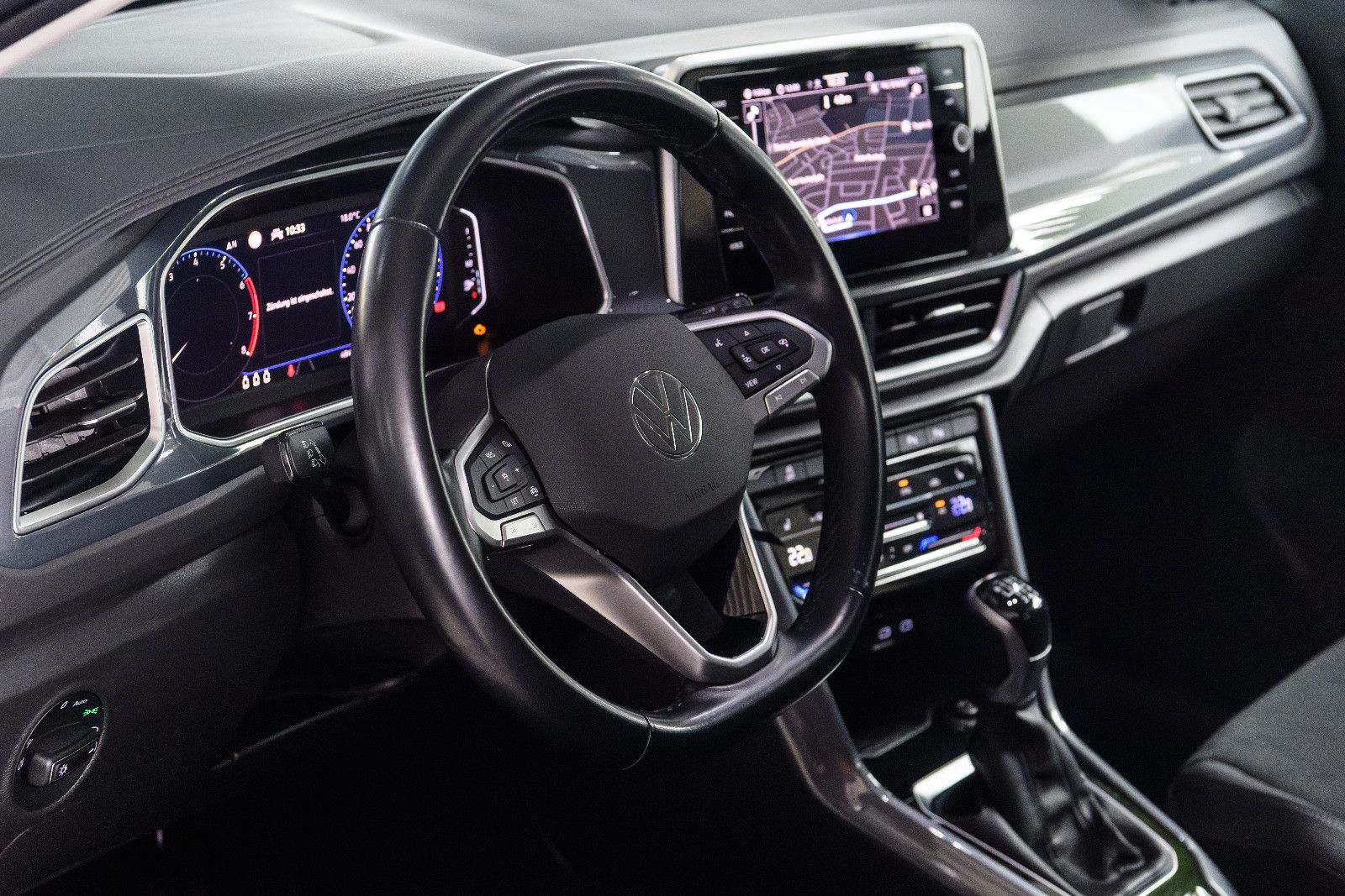 Fahrzeugabbildung Volkswagen T-Roc Style+LED+AHK+ACC+SHZ+GJR+APPCONNECT